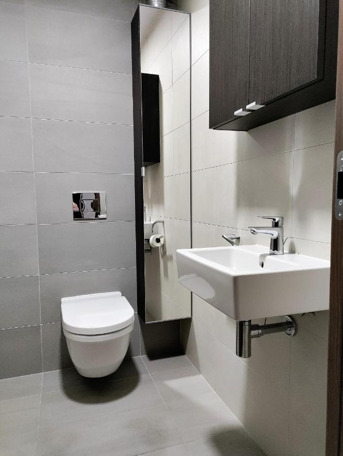 Cozy 2 Rooms Flat - Castle View Братислава Екстер'єр фото