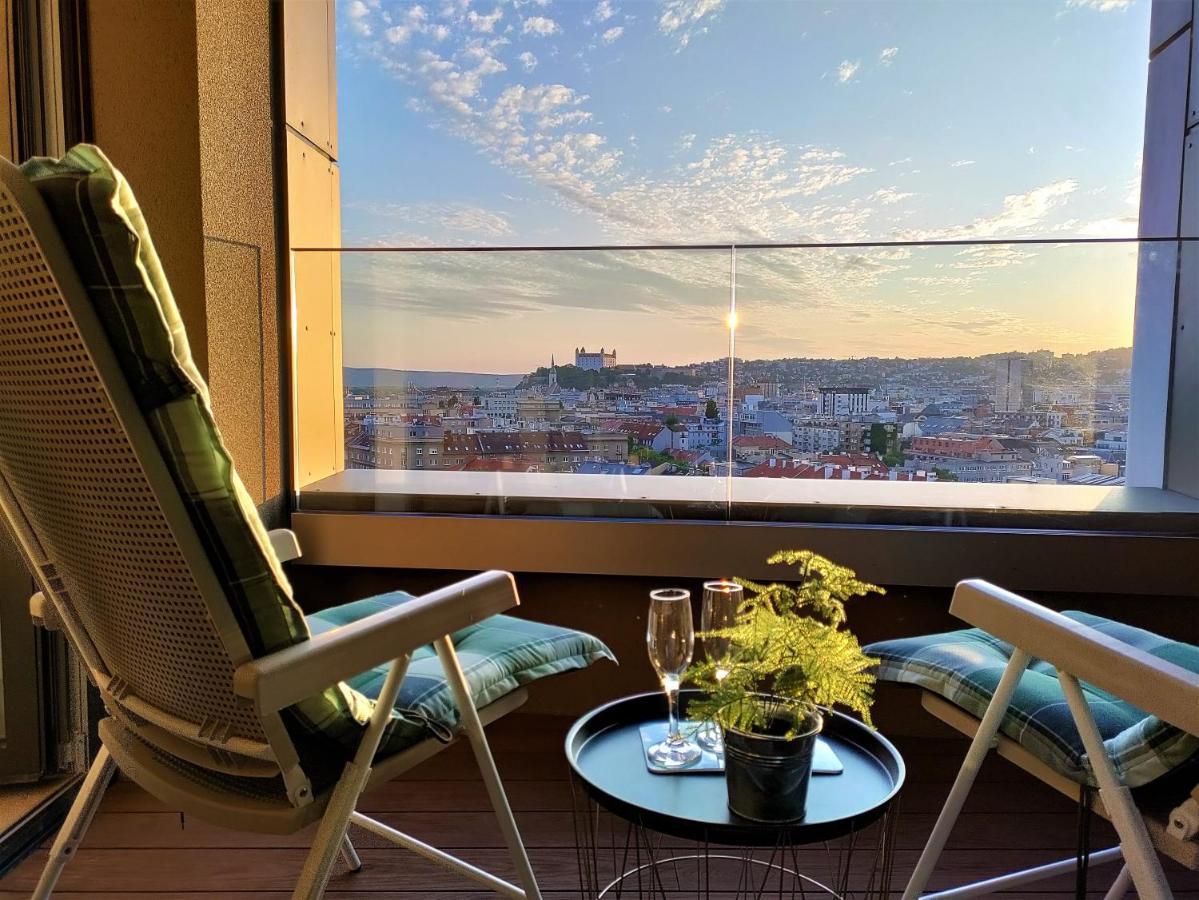 Cozy 2 Rooms Flat - Castle View Братислава Екстер'єр фото