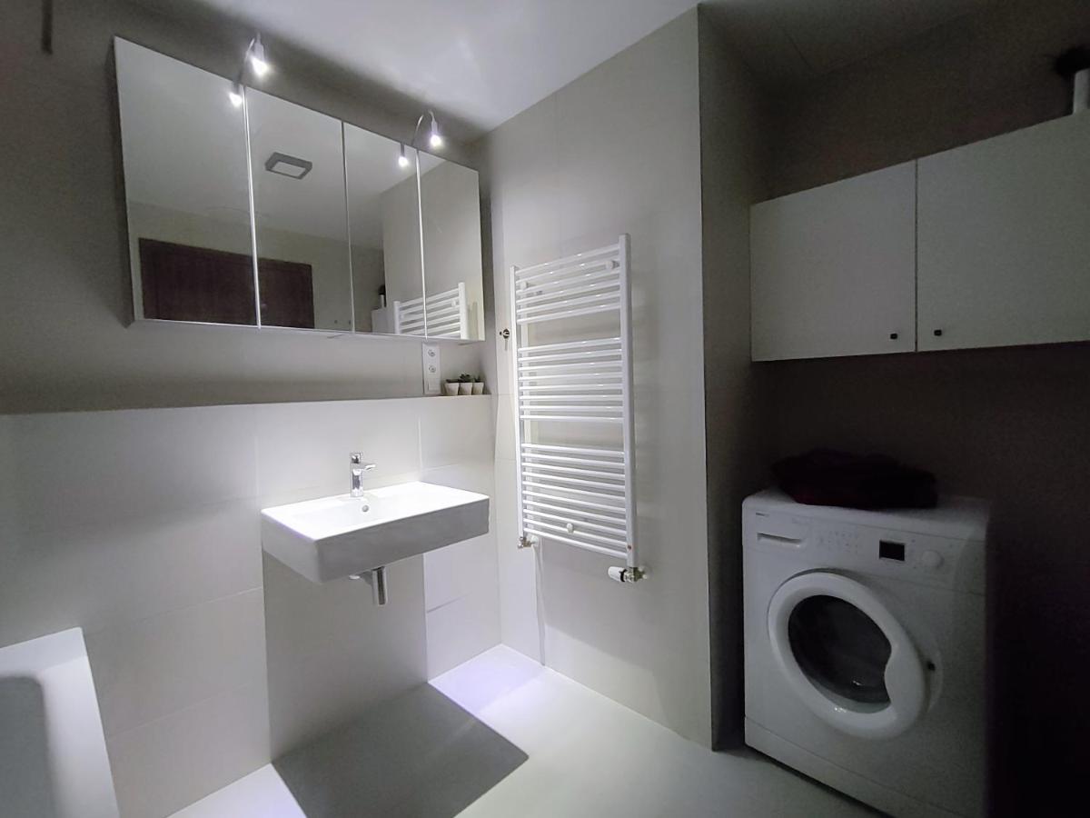 Cozy 2 Rooms Flat - Castle View Братислава Екстер'єр фото