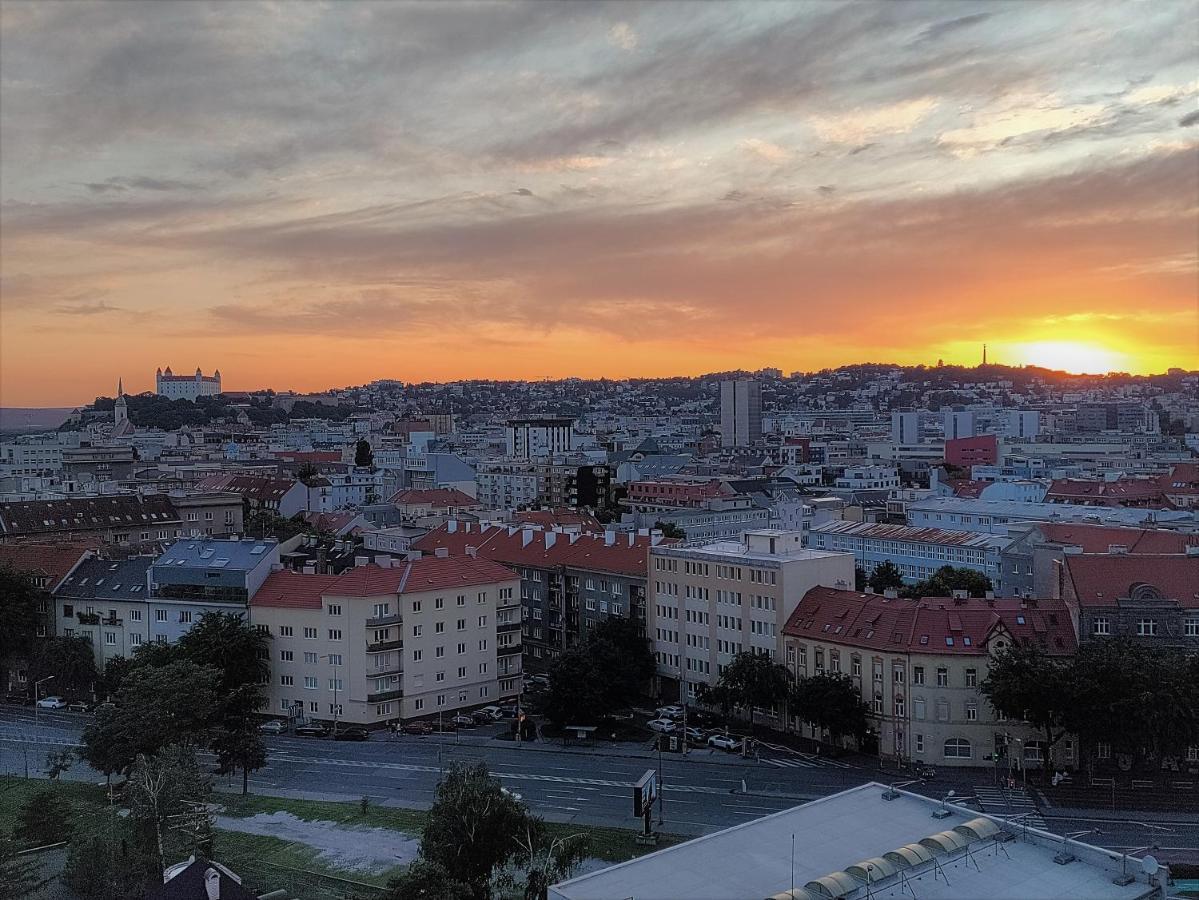 Cozy 2 Rooms Flat - Castle View Братислава Екстер'єр фото